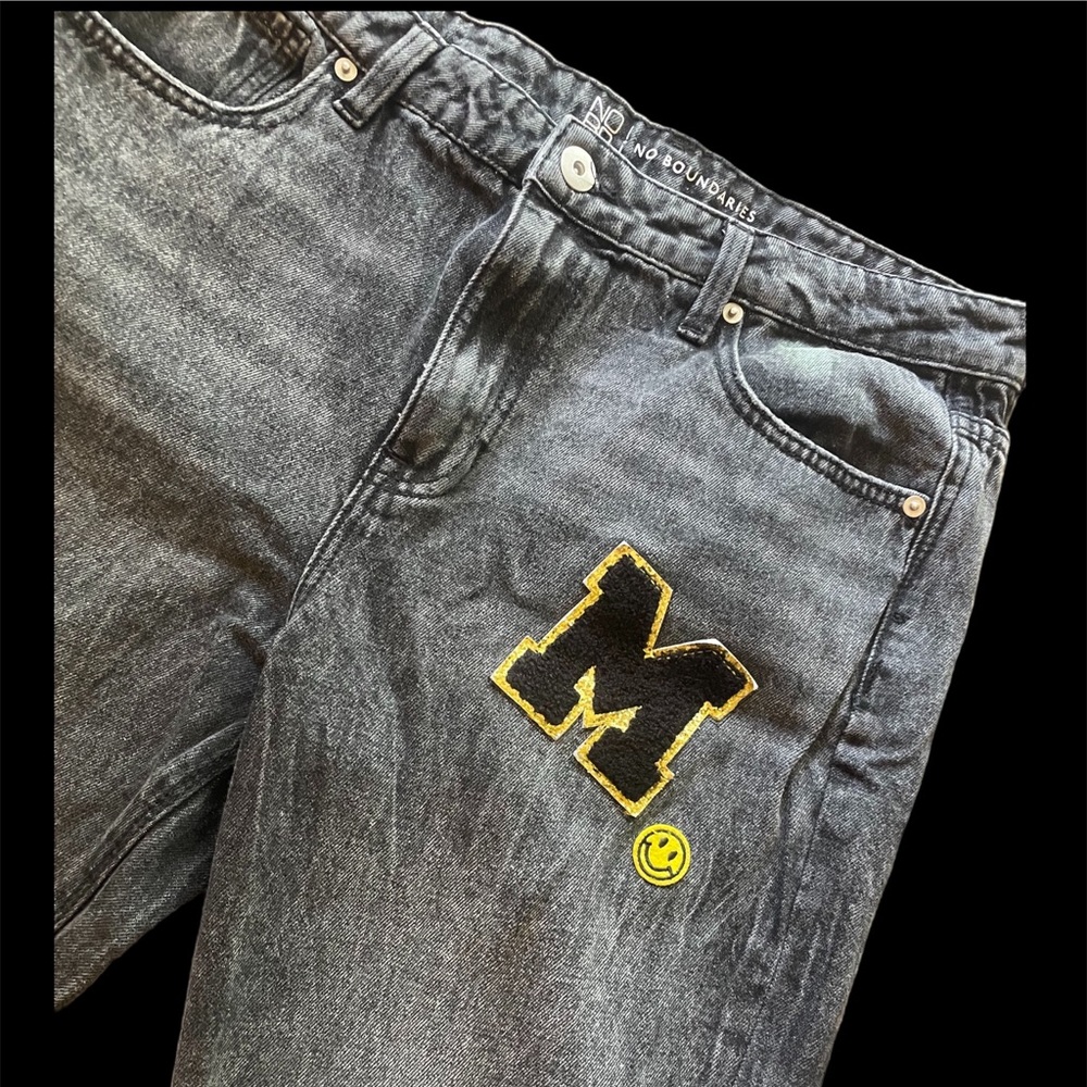 No Boundaries Size 13 Cartoon/Comic Patches Charcoal Black Factory Faded Washed - Picture 8 of 8
